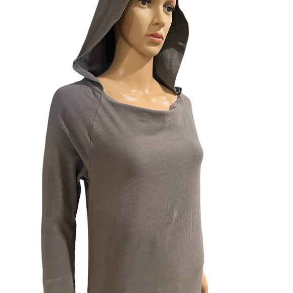 Soft and light weight hoodie - Picture 6 of 7